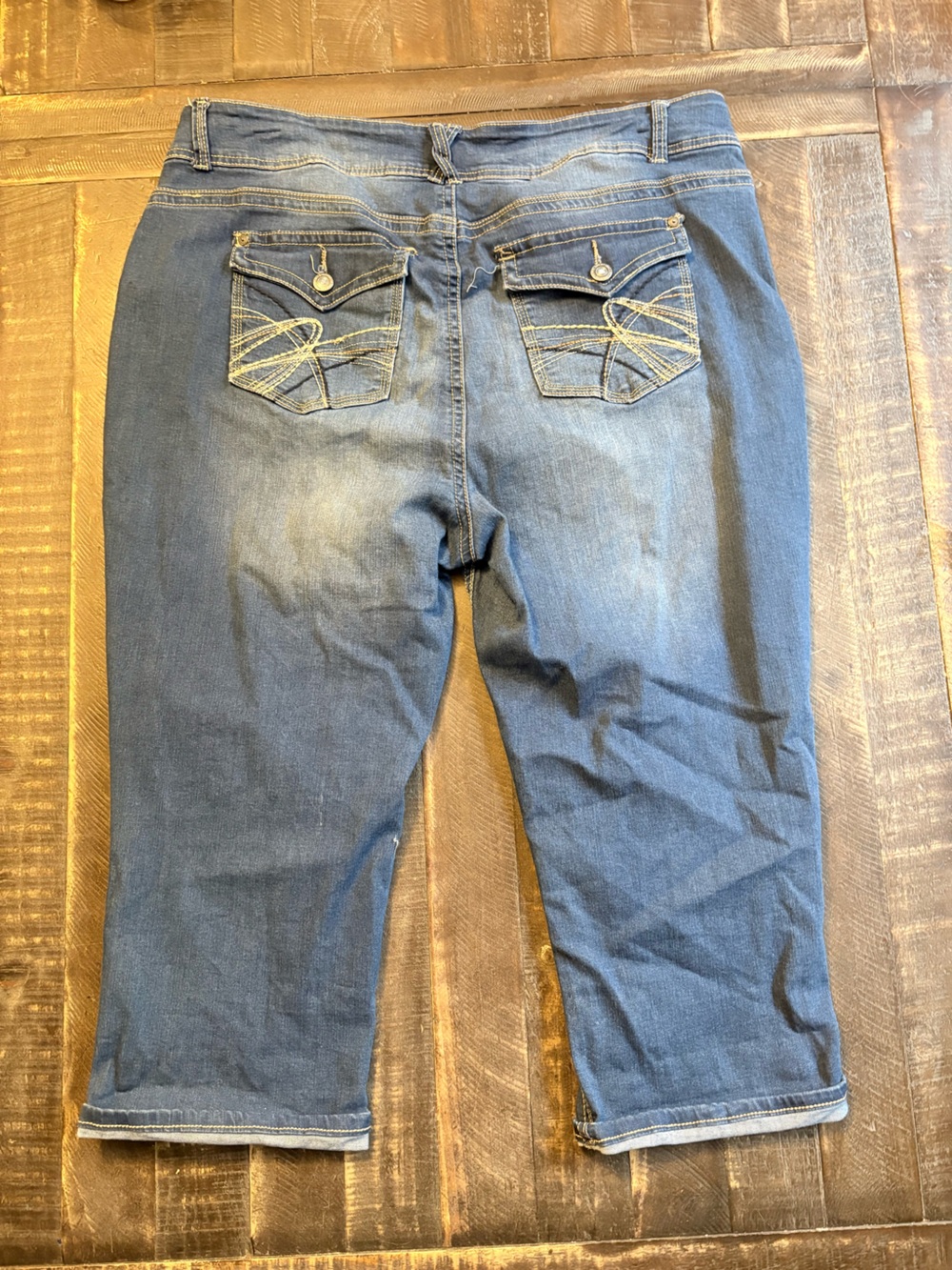 Wallflower Dark Blue Cropped Capri Jeans Embroidered Button Back Pockets Cuffed